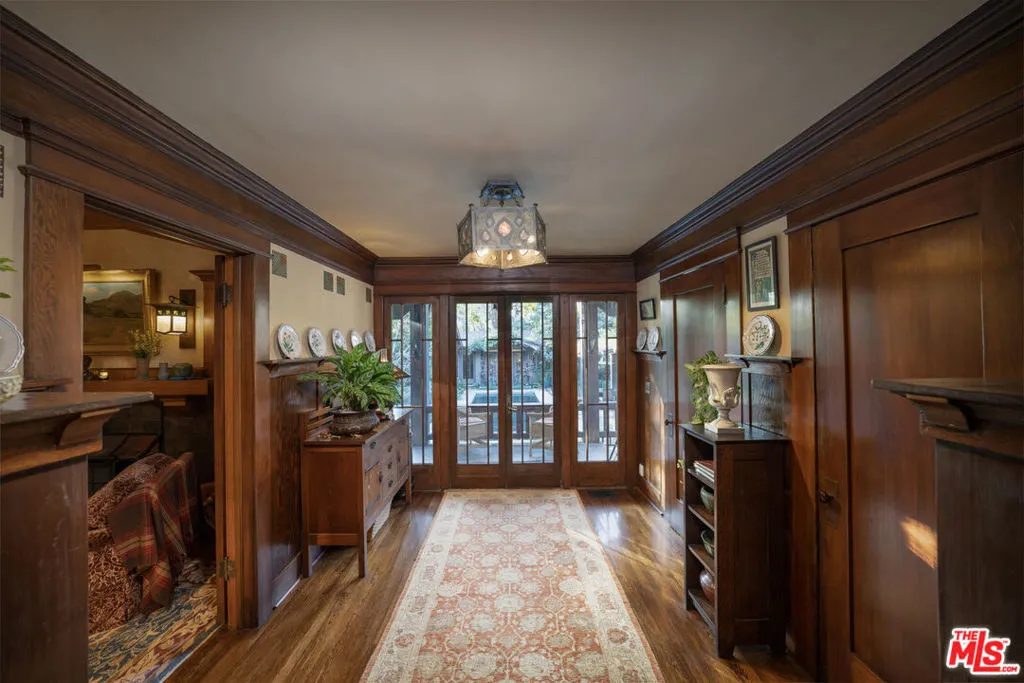 111 S Van Ness Avenue, Los Angeles, California 90004 home-pic-35